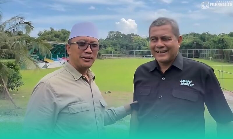 Dibareng Prof. Babun Soeharto, Mantan Menpora Sebut Stadion Bola UIN KHAS Rumputnya Bagus (Sumber: IG @Imam_Nahrawi)