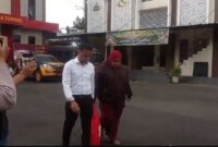 Pelaku penipuan dibawa ke Mapolres Jember (Sumber foto: istimewa)