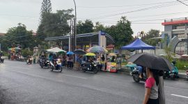 Seru! Menjelang Buka Puasa Ramadan, Jalanan Padat Akibat Masyarakat War Takjil

(Sumber foto: Sigit Gita Pamuji)