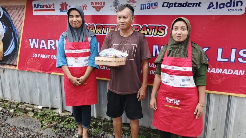Istimewa! Warteg Gratis Alfamart Hadirkan 54.000 Paket Berbuka untuk Kaum Duafa di 36 Kota (Sumber foto: Istimewa)