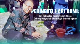 Gambar Kepala KUA Kaliwates Peringati Hari Bumi: KUA Kaliwates Tanam Pohon Matoa, Dukung Penguatan Ekoteologi Menteri Agama (Sumber: Grafis Frensia)