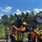 Proses pemasangan portal dimensi (Sumber foto: Sigit)