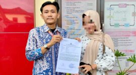 Korban pelecehan seksual dengan didampingi kuasa hukumnya lapor ke Polres Jember (Sumber foto: Sigit)