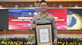 Kapolres Jember setelah mendapatkan penghargaan (Sumber foto: Istimewa)