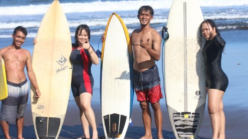 Wisata surfing di Pantai Pancer Puger (Sumber foto: istimewa)