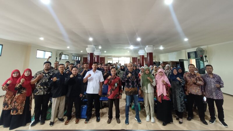 Foto bersama saat acara pelatihan Jurnalistik (Sumber foto: Sigit)