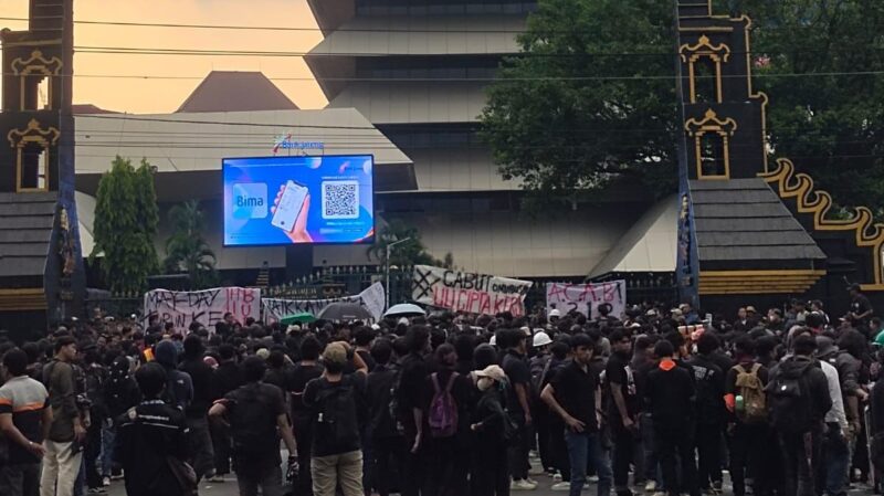 Suasana saat aksi berlangsung (Sumber foto: Istimewa)