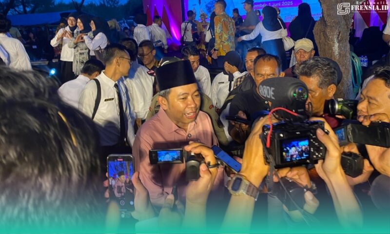 Gambar Resepsi 100 Kerja: Bupati Jember, Gus Fawait Serahkan SK PPPK di Wisata Pantai Watu Ulo (Sumber: Istimewa)