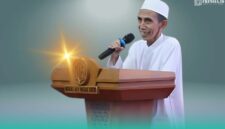 Gambar Tawadhu’! Pengasuh Pesantren Nurul Jadid Bicara Tentang Titel Pendidikannya (Sumber: Frensia Grafis)