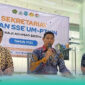 Warek I UIN Khas Jember didampingi panitia PMB saat menyampaikan laporan hasil Ujian SSE UM-PTKIN (Sumber foto: Sigit)