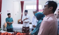 Berkunjung ke Puskesmas Silo, Bupati Jember Beri Bantuan dan Motivasi ke Pasien