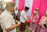Gus Fawait saat mengecek pelayanan dari OPD kepada masyarakat di Kecamatan Silo (Sumber foto: Sigit)