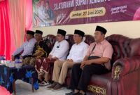Bupati Jember saat silaturahmi dengan para guru ngaji di Silo (Sumber foto: Sigit)