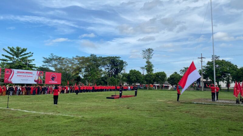 DPC PDIP Jember saat menggelar upacara (Sumber foto: Sigit)