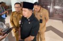 Bupati Jember Muhammad Fawait saat diwawancarai (Sumber foto: Sigit)