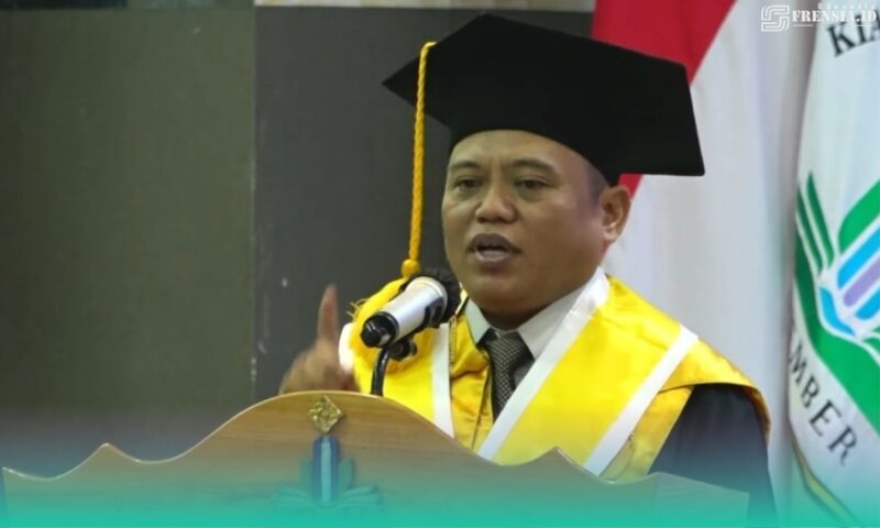 Gambar Keren! Gagas Tuhan Inspirasi Kebebasan, Fawaizul Umam Dikukuhkan Jadi Guru Besar di UIN KHAS (Sumber: Istimewa)
