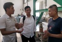 Kanit Tipidter saat melakukan sidak pasar dan gudang beras (Sumber foto: Istimewa)
