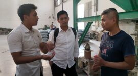 Kanit Tipidter saat melakukan sidak pasar dan gudang beras (Sumber foto: Istimewa)