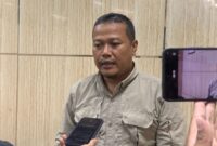 Ketua Fraksi Gerindra DPRD Jember saat diwawancarai (Sumber foto: Sigit)