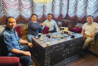Owner Balad Grup, HRM. Khalilur R Abdullah Sahlawiy bersama para mitranya (Sumber foto: istimewa)