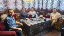 Owner Balad Grup, HRM. Khalilur R Abdullah Sahlawiy bersama para mitranya (Sumber foto: istimewa)