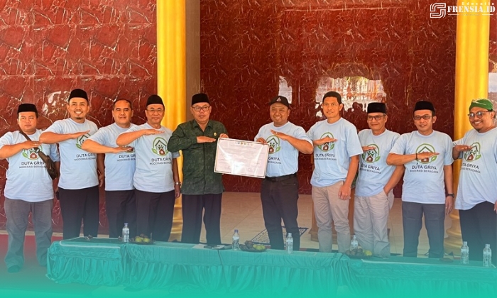 Gambar Sukses! Duta Griya Moderasi Beragama KUA Kaliwates Terbentuk, Rektor UIN KHAS Pimpin Baca Ikrar Trilogi (Sumber: Istimewa)