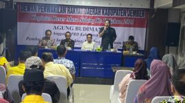 Anggota DPRD Jember Fraksi Golkar Agung Budiman saat memberikan penyampaian di acara reses (Sumber foto: Sigit)