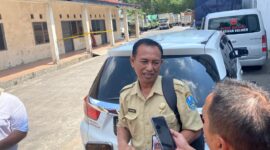 Pengawas Tenaga Kerja Disnaker Provinsi saat diwawancarai (Sumber foto: Sigit)