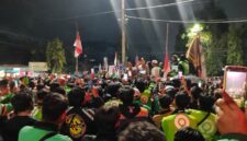 Kapolres Jember saat menemui massa aksi (Sumber foto: Istimewa)