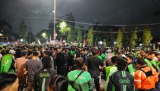 Driver Ojol di Jember saat melakukan aksi solidaritas (Sumber foto: Istimewa)