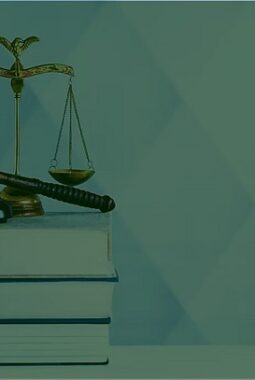 Membaca Hukum Lewat Kacamata Hans Kelsen