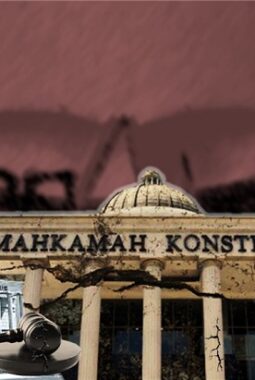 “Jangan Menghantam DPR”: Retaknya Independensi MK