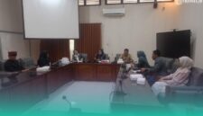 Gambar Dukung Uji Coba Digitalisasi Bansos, Komisi II DPRD Banyuwangi Raker bersama Dinas Sosial PP dan KB (Sumber: Istimewa)