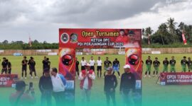 Gambar Turnamen Sepak Bola Piala Ketua DPC PDI Perjuangan Banyuwangi Bergulir, I Made Cahyana : Junjung Sportivitas dan Fair Play (Sumber: Istimewa)