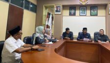 Konferensi Pers di Fraksi PKB DPRD Jember (Sumber foto: Sigit)