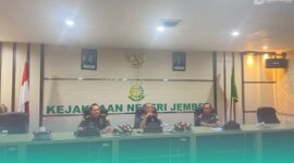 Kejari Jember saat menggelar Konferensi Pers (Sumber foto: Sigit)