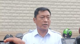 Ketua DPRD Jember saat diwawancari.  (Sumber foto: Sigit)