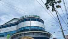 Suasana di RSD  Soebandi saat siang hari (Sumber foto: Sigit)