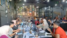Suasana saat kafe Timeline di Jember jadi  tempat war memperebutkan visa ke Australia (Sumber foto: Sigit)