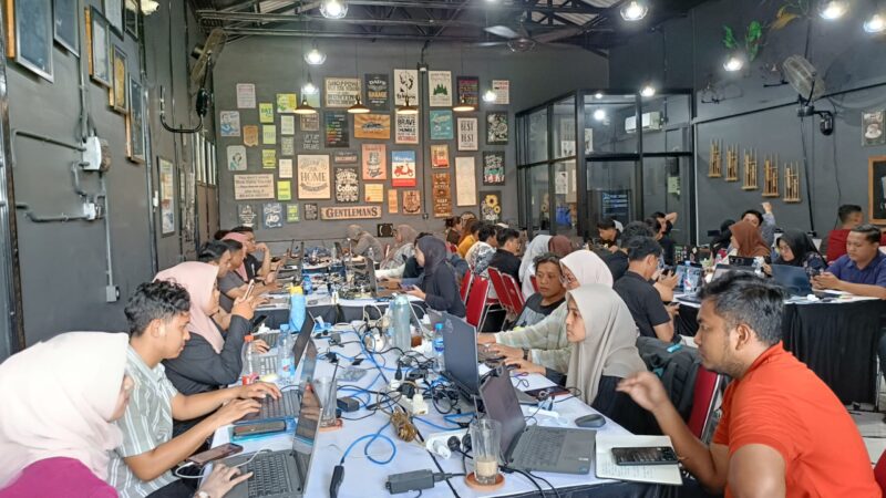 Suasana saat kafe Timeline di Jember jadi  tempat war memperebutkan visa ke Australia (Sumber foto: Sigit)