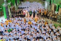 Ketua Perbasi Jatim saat foto  bersama di Ponpes Manba'ul Hikam Sidoarjo (Sumber foto: istimewa)