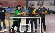 Ketua Perbasi Jatim Serahkan Satu Ring Basket untuk Lapangan Serba Guna Probolinggo