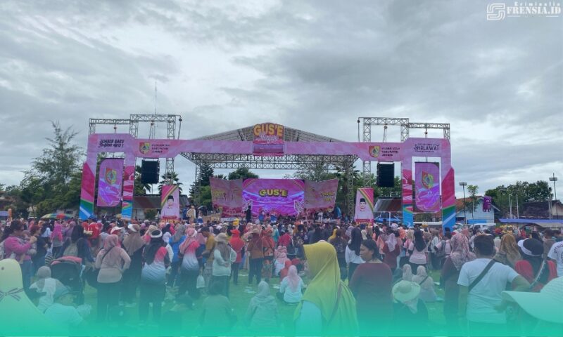 Suasana saat di acara Gus’e Menyapa di Lapangan Padomasan Kecamatan Jombang Jember. (Sumber foto: Sigit)