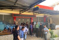 Suasana saat 25 advokat mendatangi Polres Jember. (Foto: Frensia/Sigit)