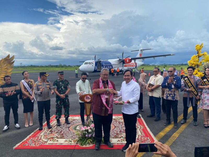 Bupati Jember dan Presiden Direktur Lion Air Group (Foto: Frensia/Sigit).
