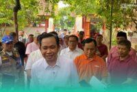 Bupati Jember, Muhammad Fawait saat menemui wartawan (Foto: Frensia/Sigit).