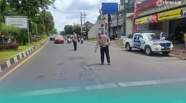 Polisi saat melakukan olah TKP. (Foto: Istimewa).