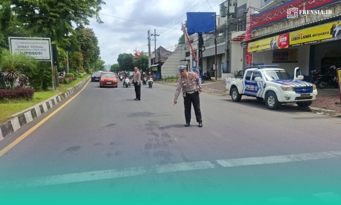 Polisi saat melakukan olah TKP. (Foto: Istimewa).