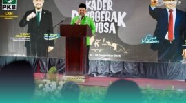 Gus Rivqy saat menyampaikan arahan dalam Pendidikan Kader Penggerak Bangsa (PKPB), di Hotel Prima, Lumajang.