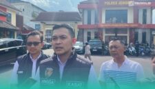 Kasatreskrim Polres Jember AKP Angga Riatma (teng (Foto: Frensia/Sigit).